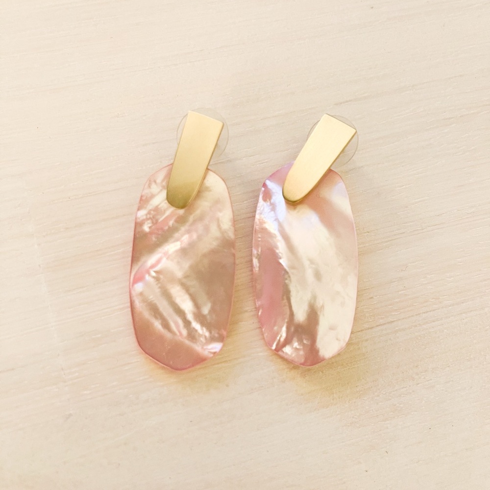 Aragon earrings blush pearl